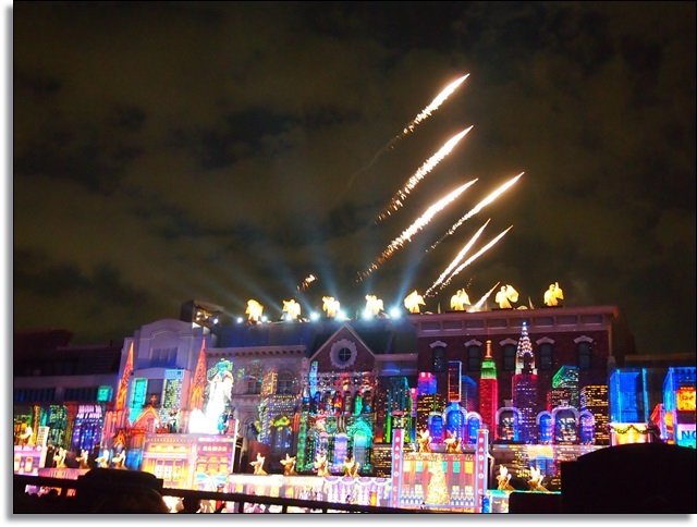 USJ　クリスマスツリー　無料席　風景