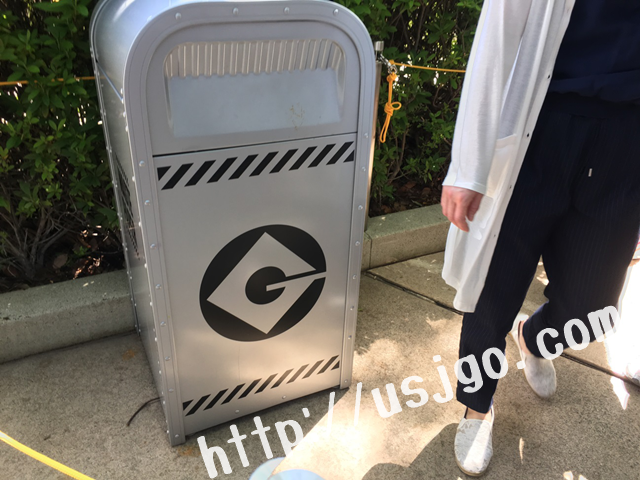 usj　ミニオンパーク　ゴミ箱