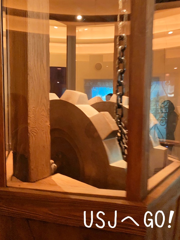 USJ 進撃の巨人XRライド 大きな滑車がある部屋